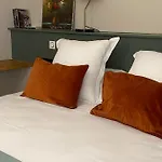 Le Petit Bijou Sete, 4 Apartments, 3 Canal Vue Et 1 Cote Rue * Sète