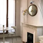 Apartment Le Petit Bijou Sete, 4 Apartments, 3 Canal Vue Et 1 Cote Rue *