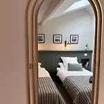 Le Petit Bijou Sete, 4 Apartments, 3 Canal Vue Et 1 Cote Rue *