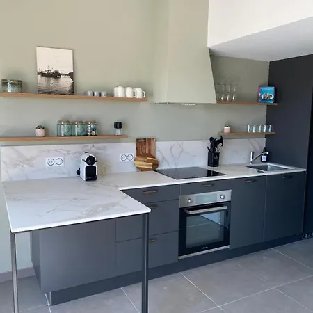 Le Petit Bijou Sete, 5 Apartment