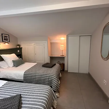 Le Petit Bijou Sete, 5 Appartements *