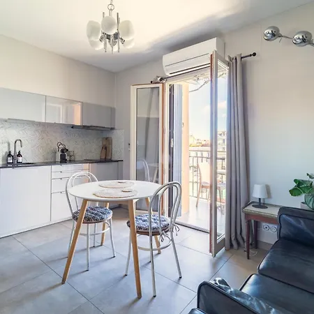 Le Petit Bijou Sete, 5 Apartment *
