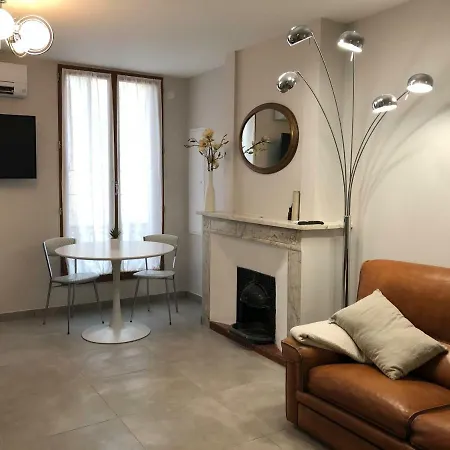 Le Petit Bijou Sete, 4 Apartments, 3 Canal Vue Et 1 Studio Cote Rue *