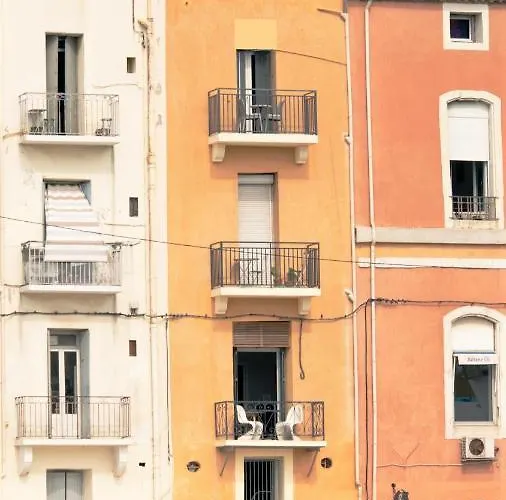 Le Petit Bijou Sete, 4 Apartments, 3 Canal Vue Et 1 Studio Cote Rue *