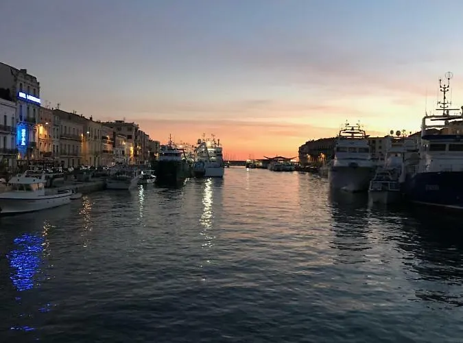 Le Petit Bijou Sete, 4 Apartments, 3 Canal Vue Et 1 Studio Cote Rue Apartamento Sète