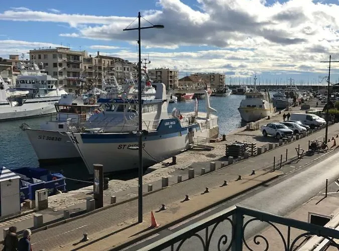 Le Petit Bijou Sete, 4 Apartments, 3 Canal Vue Et 1 Studio Cote Rue